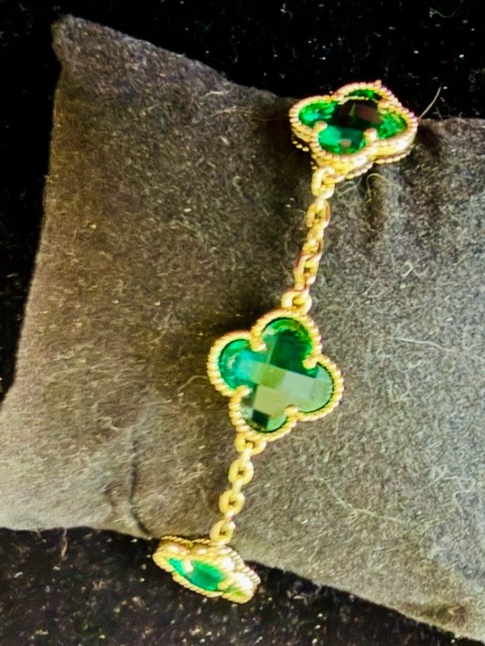 Source Unknown Gold-Tone Bracelet with Emerald Green Clover Accents